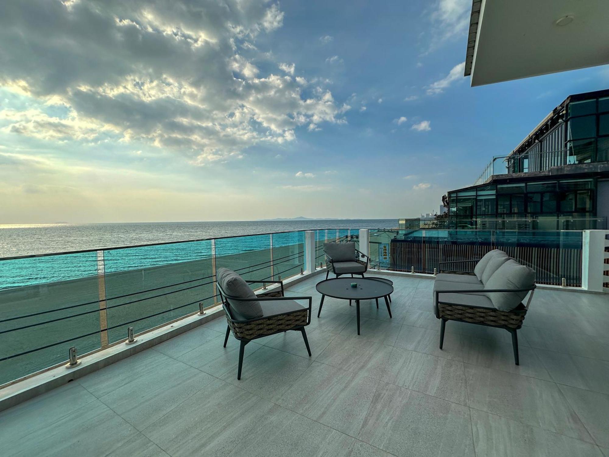 Stunning Beachfront View Luxurious Apartment 40 Jomtien Beach Exterior foto