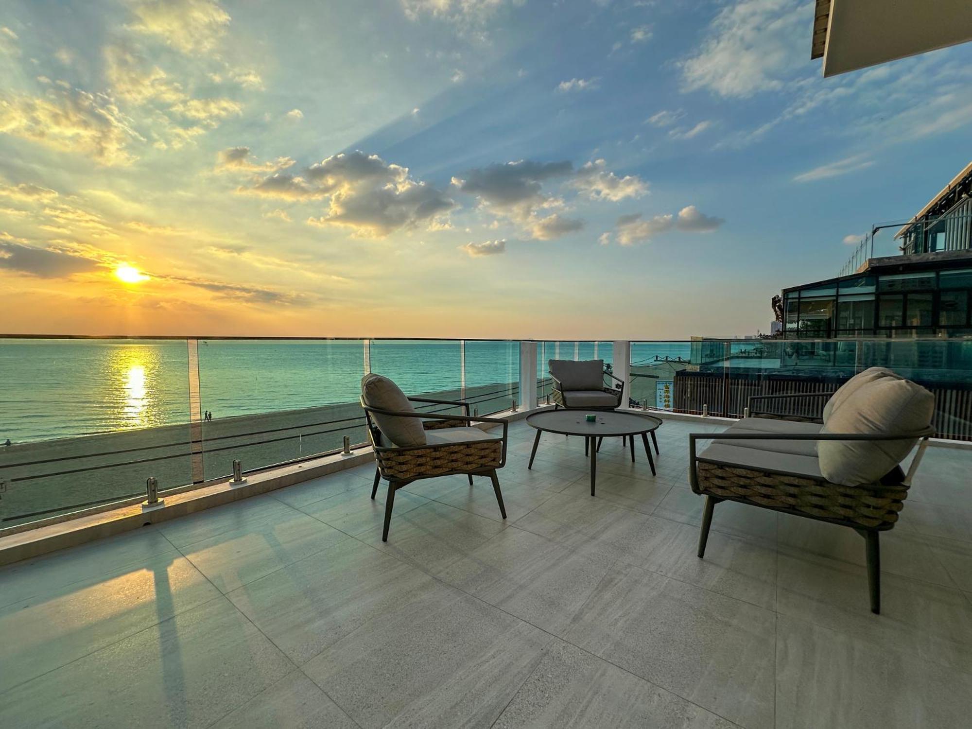Stunning Beachfront View Luxurious Apartment 40 Jomtien Beach Exterior foto